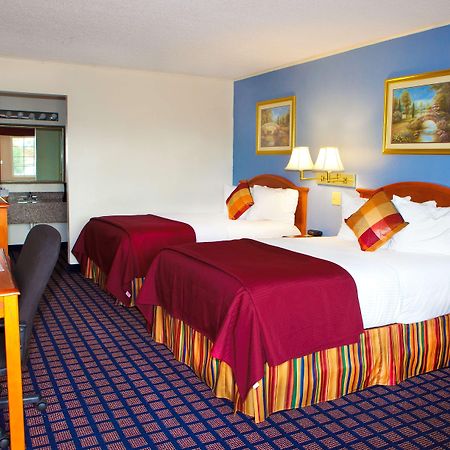 Best Western Palestine Inn Номер фото