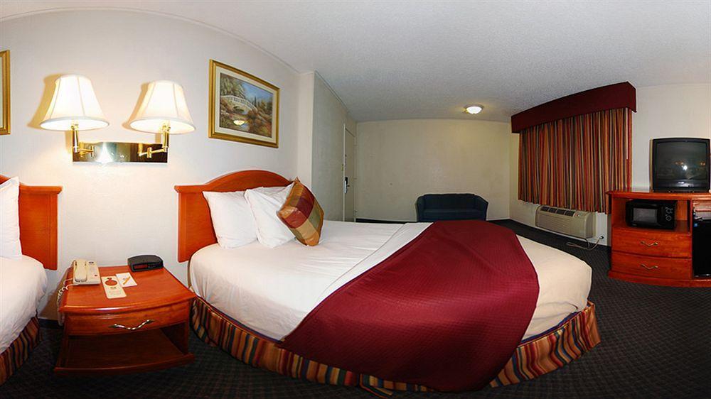 Best Western Palestine Inn Экстерьер фото