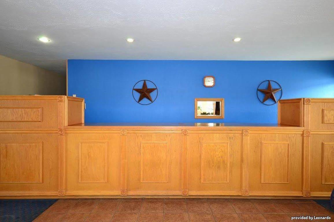 Best Western Palestine Inn Интерьер фото