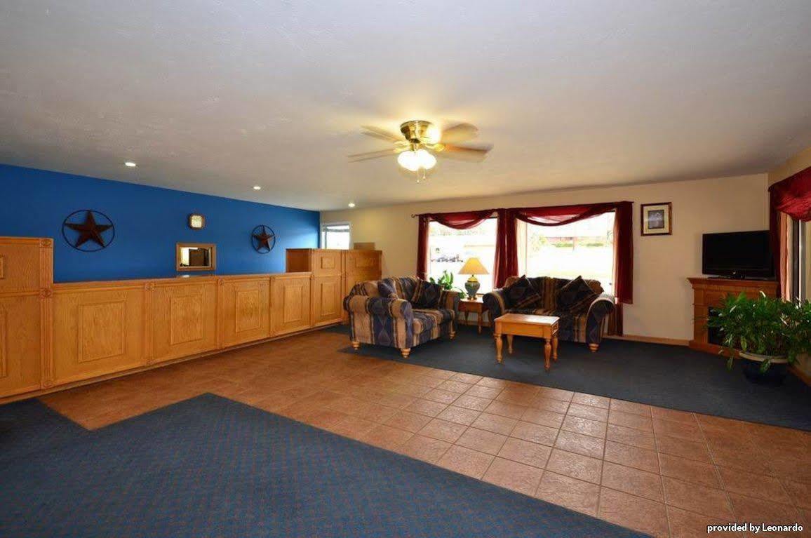 Best Western Palestine Inn Интерьер фото