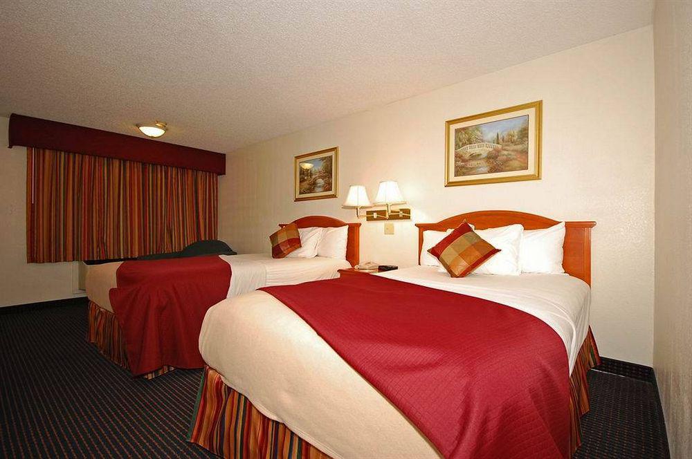 Best Western Palestine Inn Номер фото